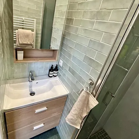 Beautiful New And Comfortable 10min From Montmartre * Parigi
